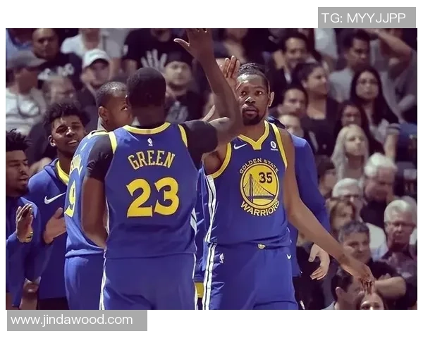 西部决赛火箭与勇士第五场激战回顾与精彩瞬间分析